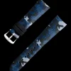 Blaues Camouflage‑Lederarmband mit Dornschließe
