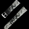 Graues Camouflage‑Lederarmband mit Dornschließe