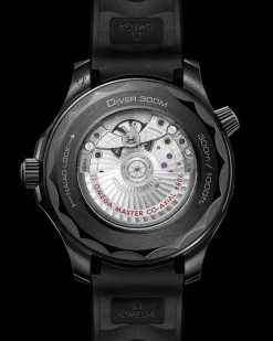 43,5 mm, Schwarze Keramik mit Kautschukband