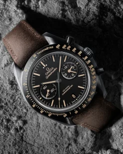 44,25 mm, Schwarze Keramik mit Lederarmband