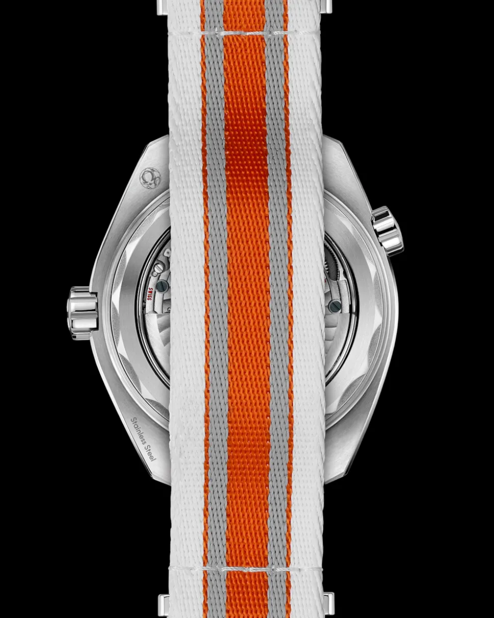 43,5 mm, Stahl mit NATO‑Armband