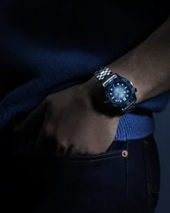 42 mm, Stahl mit Stahlarmband