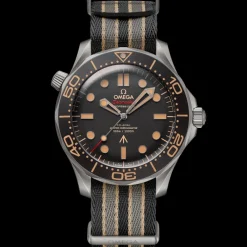 42 mm, Titan mit NATO‑Armband