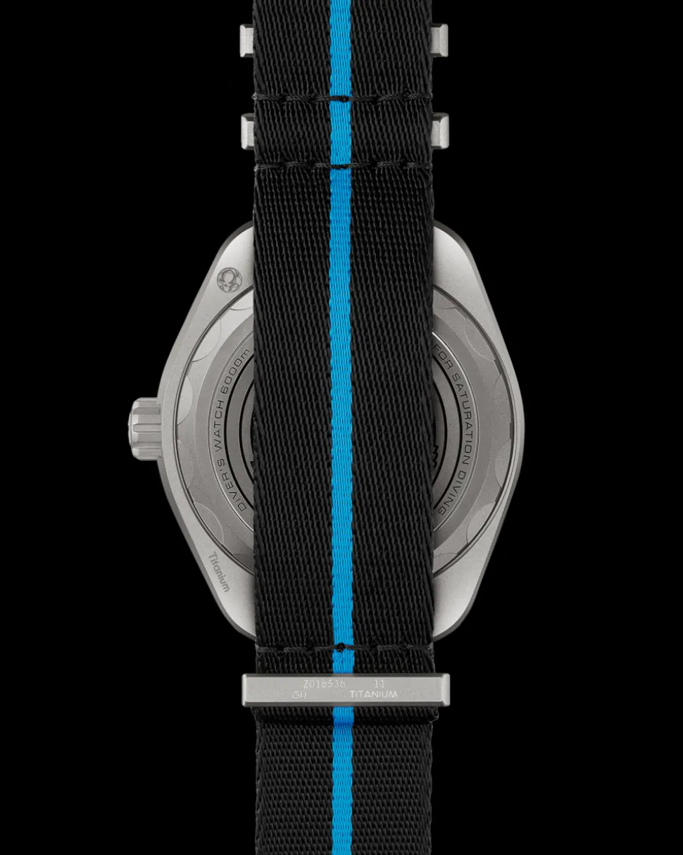 45,5 mm, Titan mit NATO‑Armband