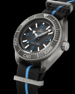 45,5 mm, Titan mit NATO‑Armband